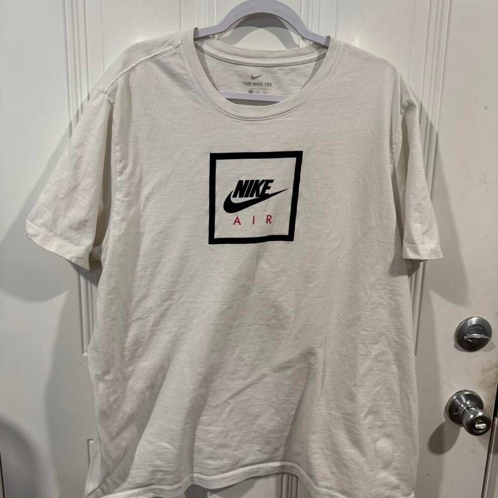 Nike Men's White T-shirt
